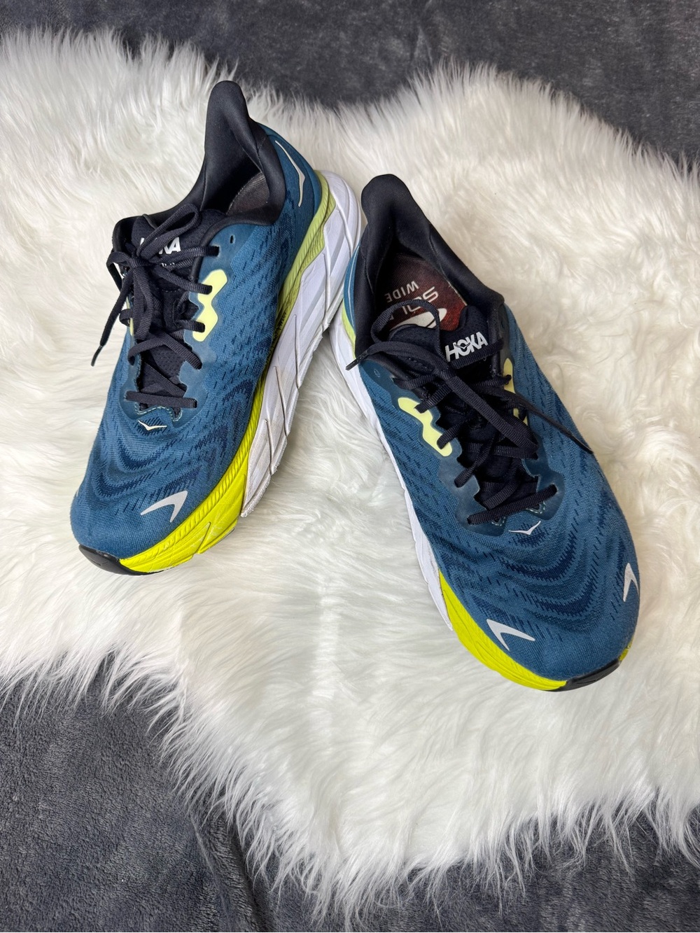 Men’s Hoka One One Arahi 6 Stability Running Sneakers Size 12 Wide Retails: $145 - Picture 2 of 9